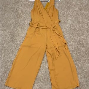 Mustard yellow jumper